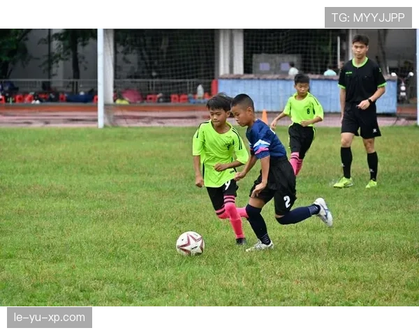 全球足球明星齐聚，共推青少年足球发展引关注