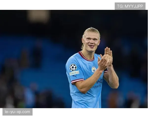 努涅斯与哈兰德:效率与冲击型中锋的差距解析 努涅斯与哈兰德:效率与冲击型中锋的差距解析