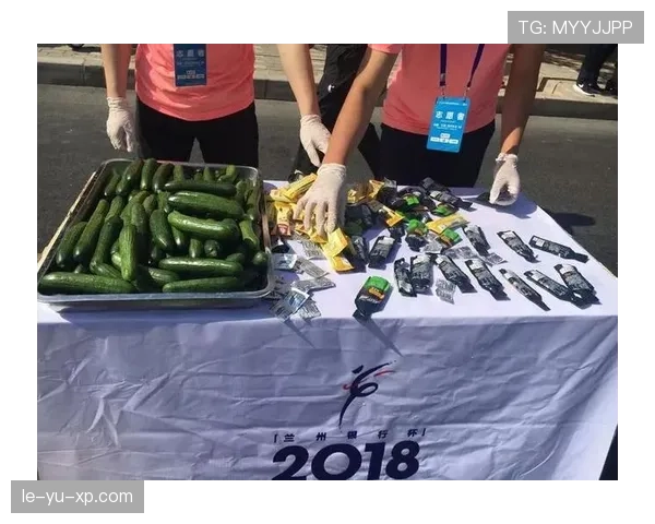 仲满家的冰箱里塞满了能量胶，连饮料都按训练时段分好类