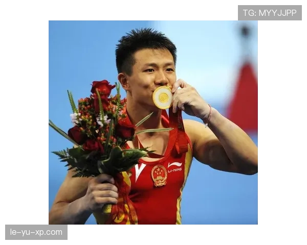 陈一冰退役后住进北京四合院，每天五点起床遛狗喝手冲咖啡
